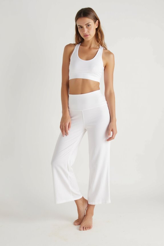 elegant minimalist workout attire